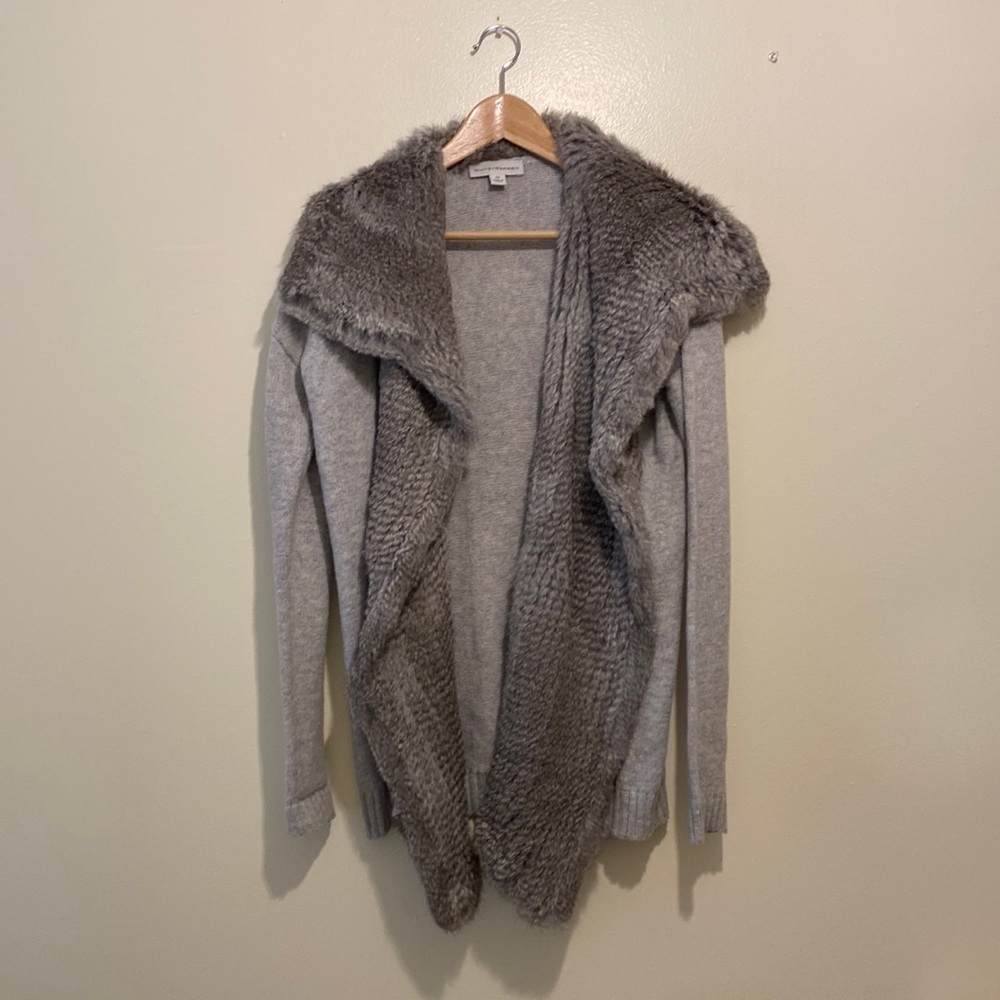 WHITE + WARREN GRAY OPEN CARDIGAN WITH RABBIT FUR TRIM. Size Xs.